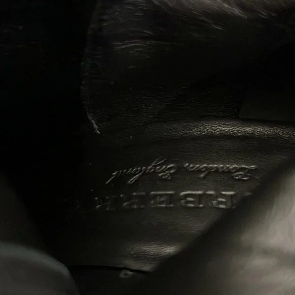 🔥🔥🔥 💯Authentic Burberry Leather Boots 👢
